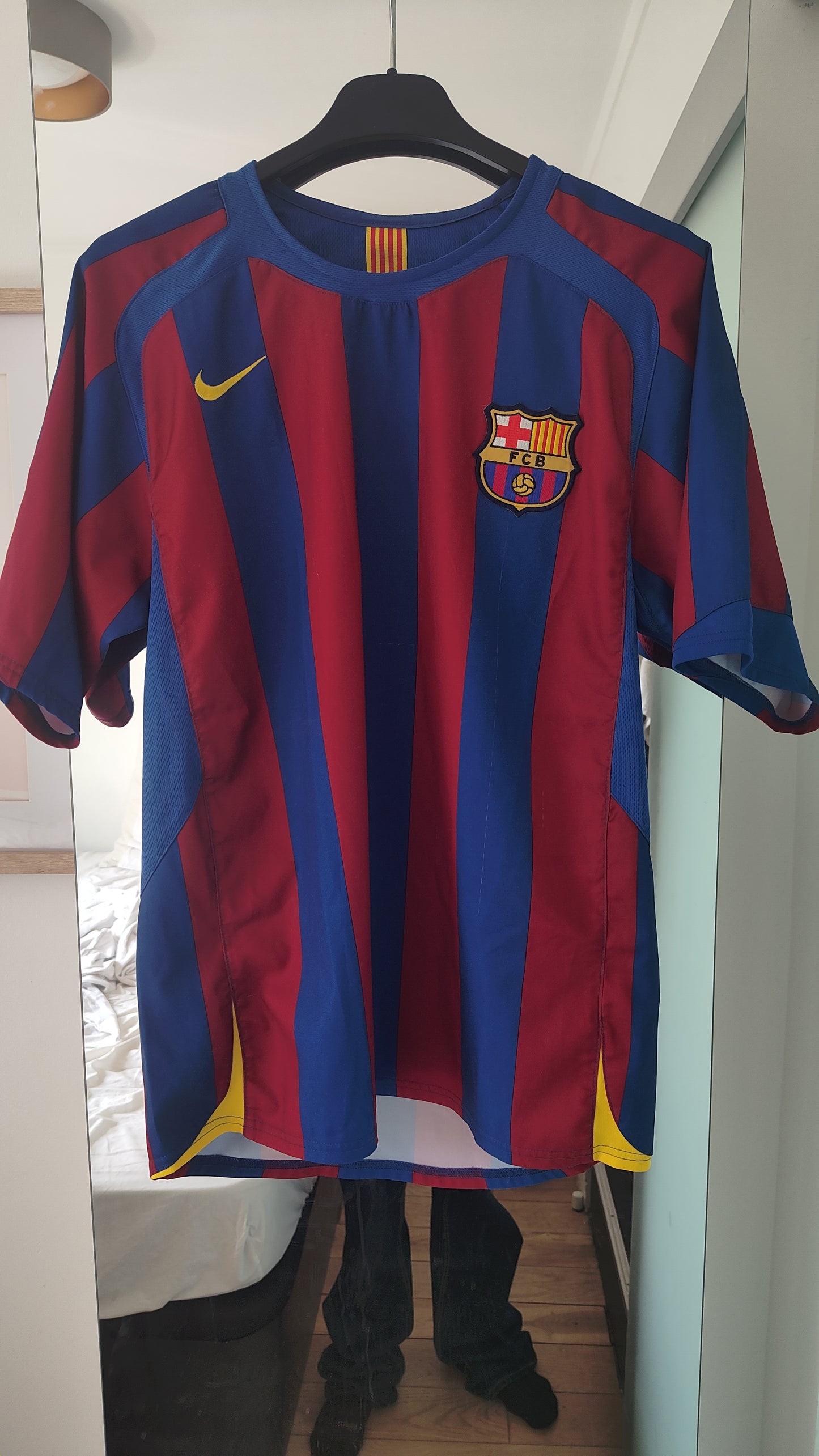 2005 FC - Barcelona Ronaldinho Shirt (M) 8/10
